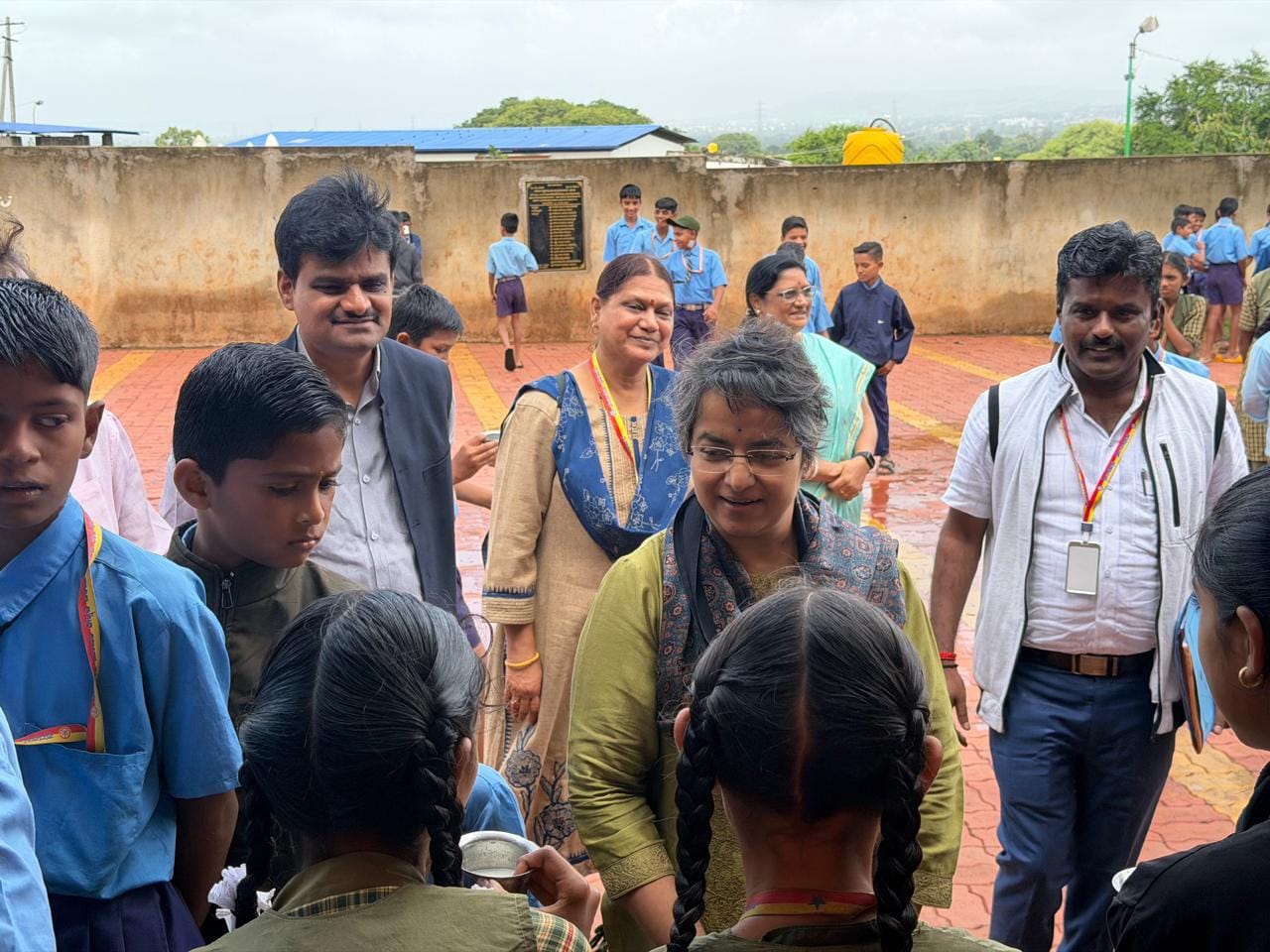 ಆಯುಕ್ತರ ಬೇಟಿ image